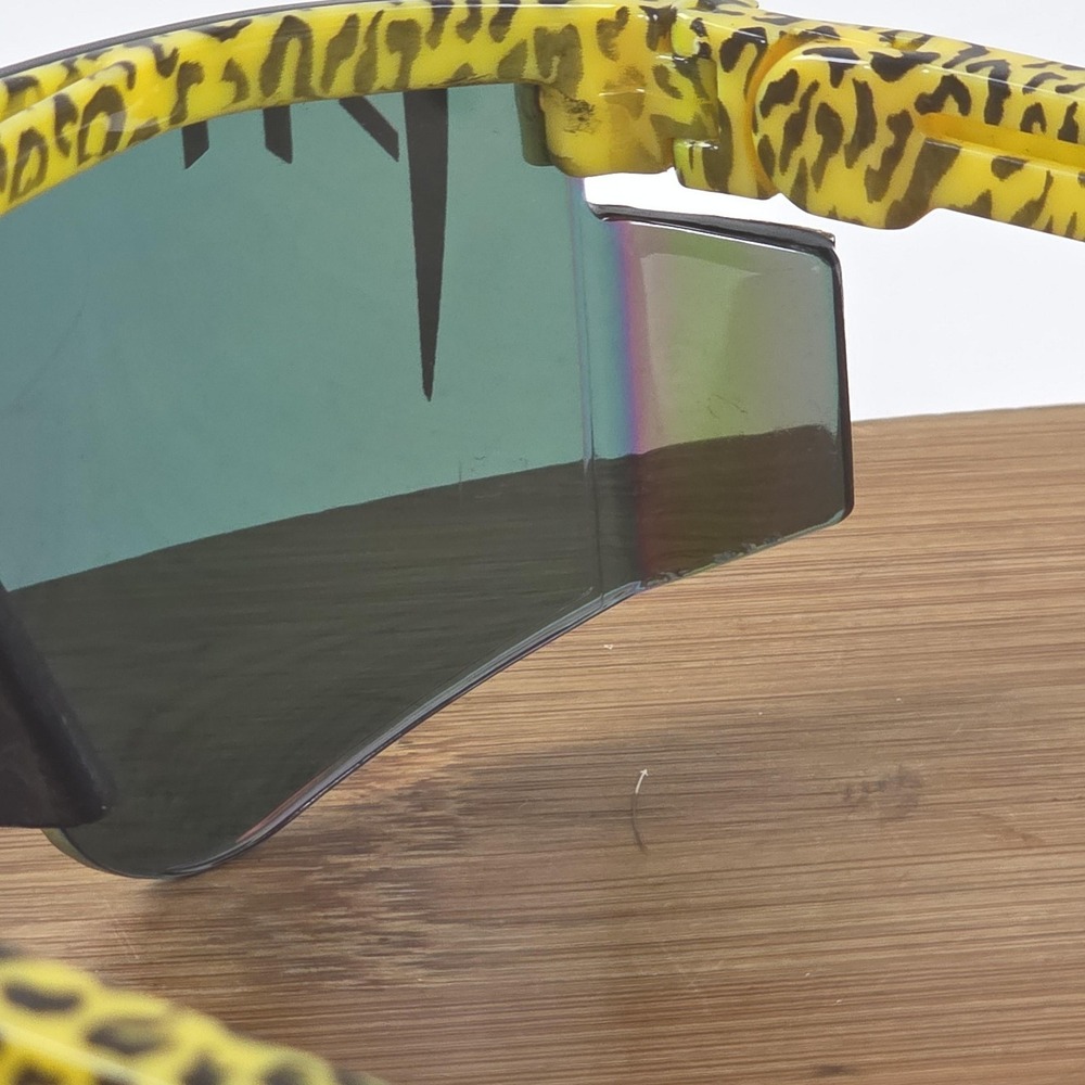 Pit Viper WYLD1 Sunglasses Mens One Size Yellow Red Mirrored Shield Leopard - Picture 3 of 16